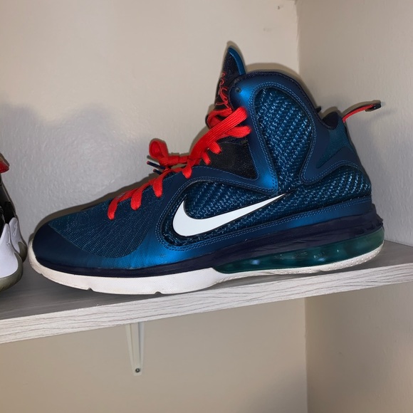 Lebron 9 swing man and Lebron 7 playoff bred(2010) - Picture 1 of 3